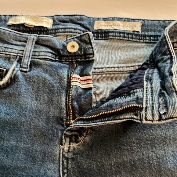 Pilcro and the Letterpress Anthropologie Slim
Boyfriend Shorts High Rise Size 28 - Picture 16 of 16